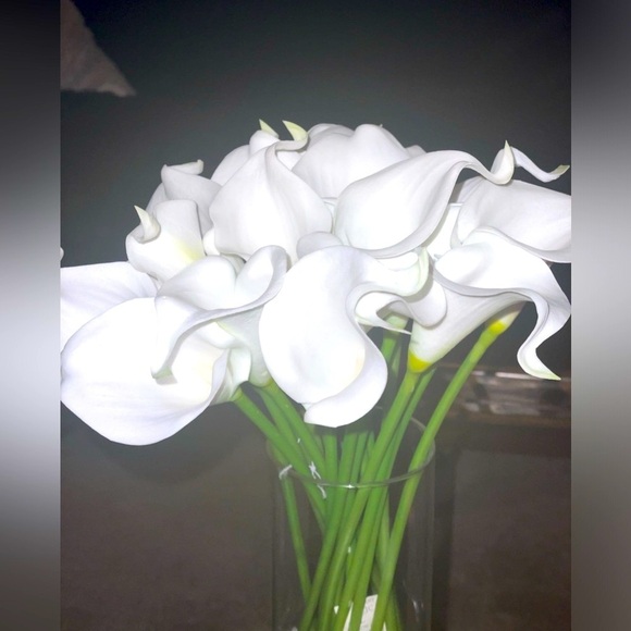 Real Touch Arrangement, White Real Touch Calla Lilies Arrangement 12 Cus… - Picture 3 of 7